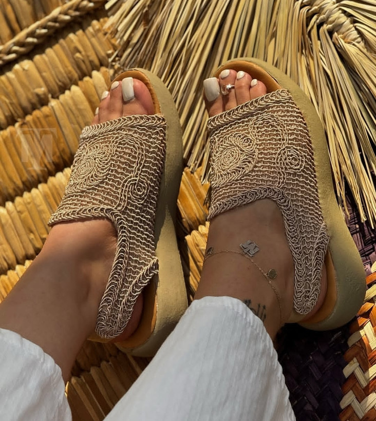 صندل گیپوری زنانه و دخترانه کفش تابستونی صندل توری بافتی مشکی و کرم و نسکافه ای صندل لژدار