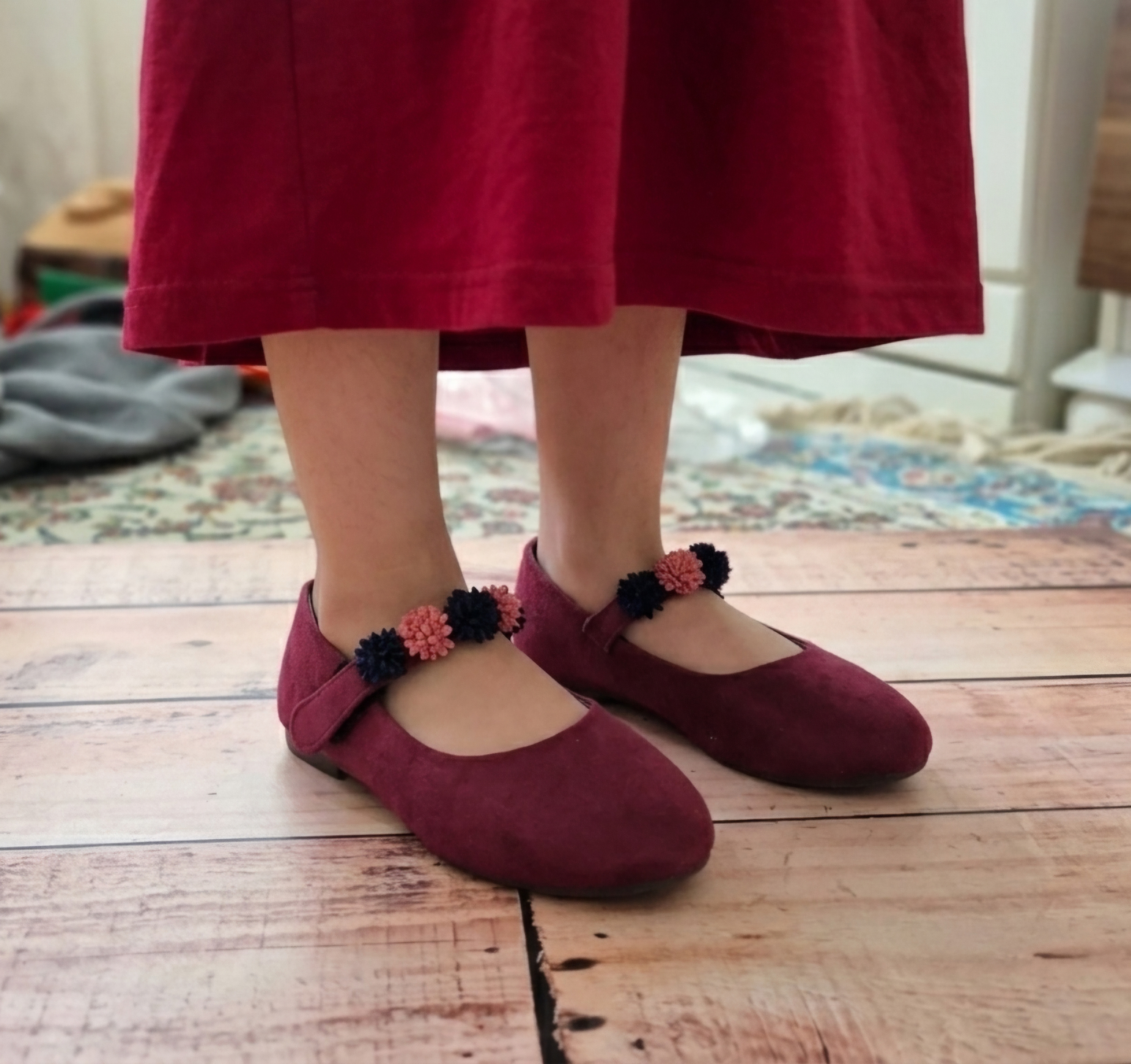 کفش کالج مجلسی دخترانه گلدار زرشکی